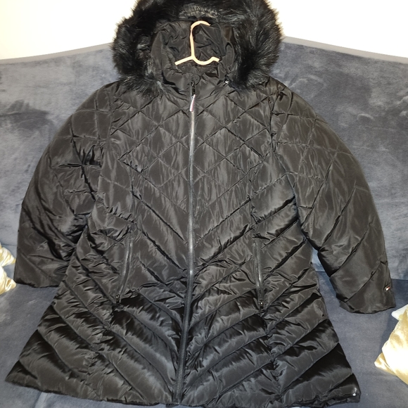 Women plus size winter jacket. - Picture 2 of 2